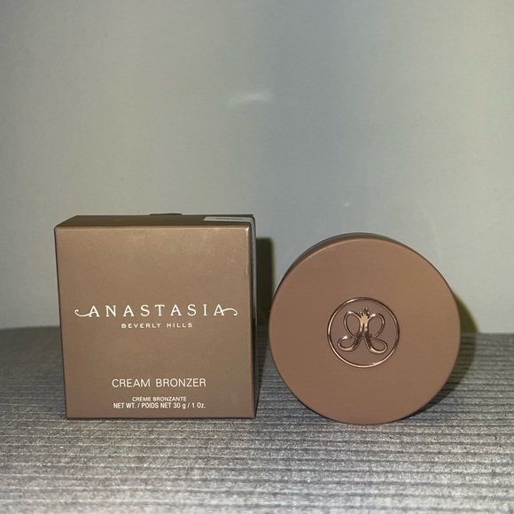 Anastasia Beverly Hills Cream Bronzer-Caramel. - Picture 2 of 3